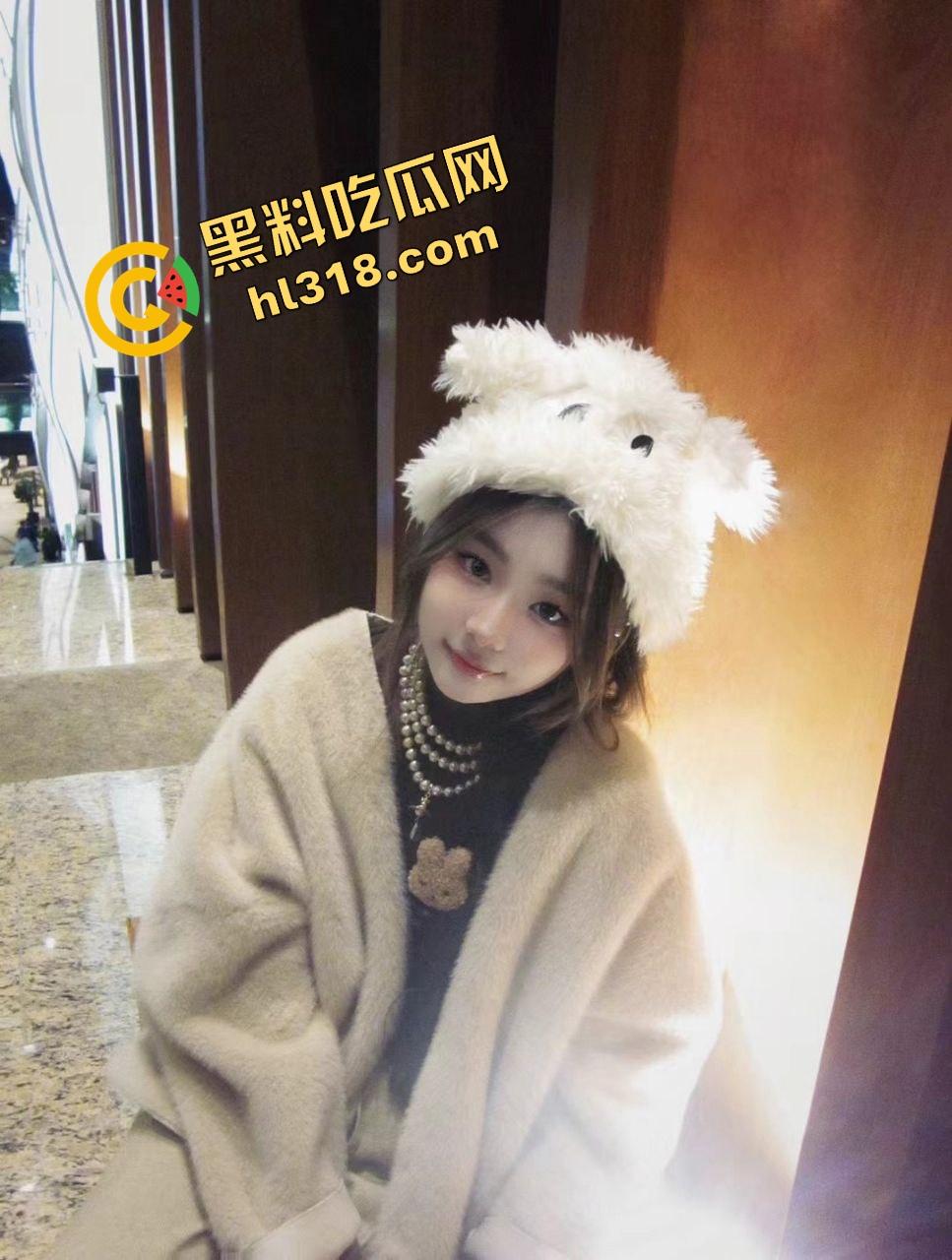 酒吧捡回黑丝精,开房就上攻速buff,奶子操就晃得鸡巴心肝乱颤,开房体验直接封神!-8