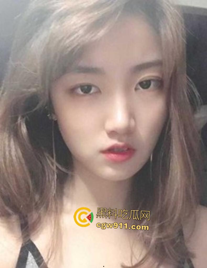 北大材女【赵一曼】宿舍约炮，清纯校花变口交女王，露脸深喉吞精，猛男后入狂抽翘臀！