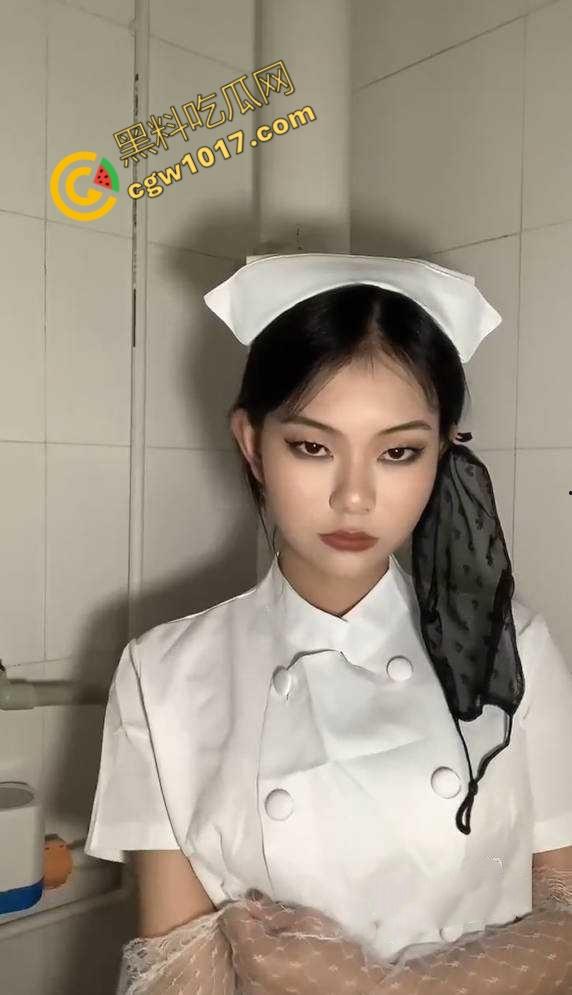 广西护士学院【蒋郡怿】露骨勾魂视频流出！母狗口交技巧炫目，高潮连连，激情四射，性爱画面刺激到爆炸！