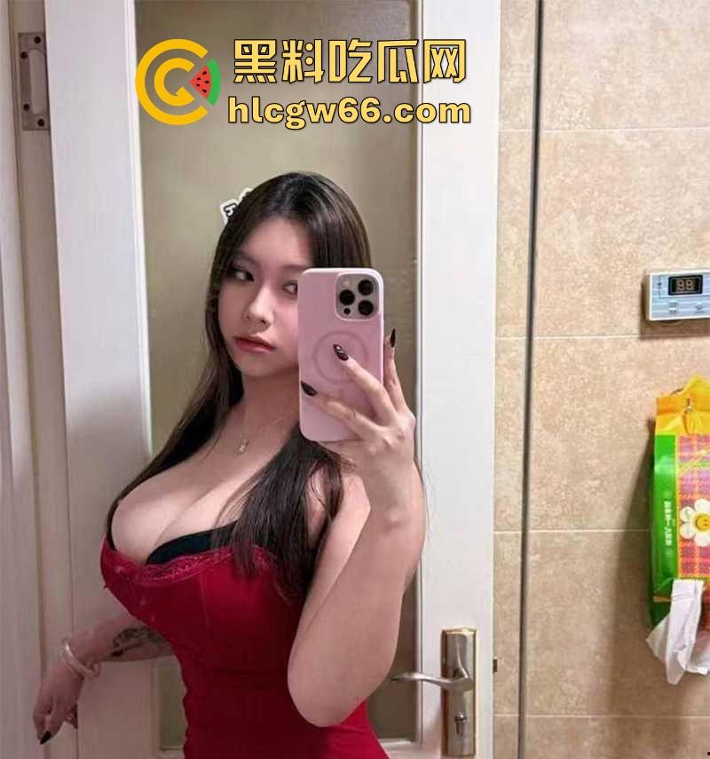 抖音网红 【小灿健身版】最新私拍福利 核弹级巨乳激情裸舞 疯狂甩奶屏幕装不下啦！