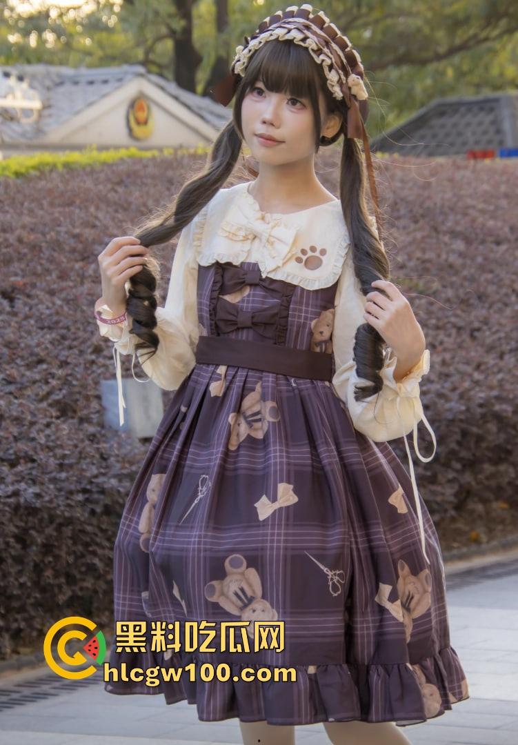 大城市漫展就是狠 不是内场去不起而是外场更有性价比 妹子敢脱不怕冷 锁骨短裙大腿全都露衣服越少越专业!-9