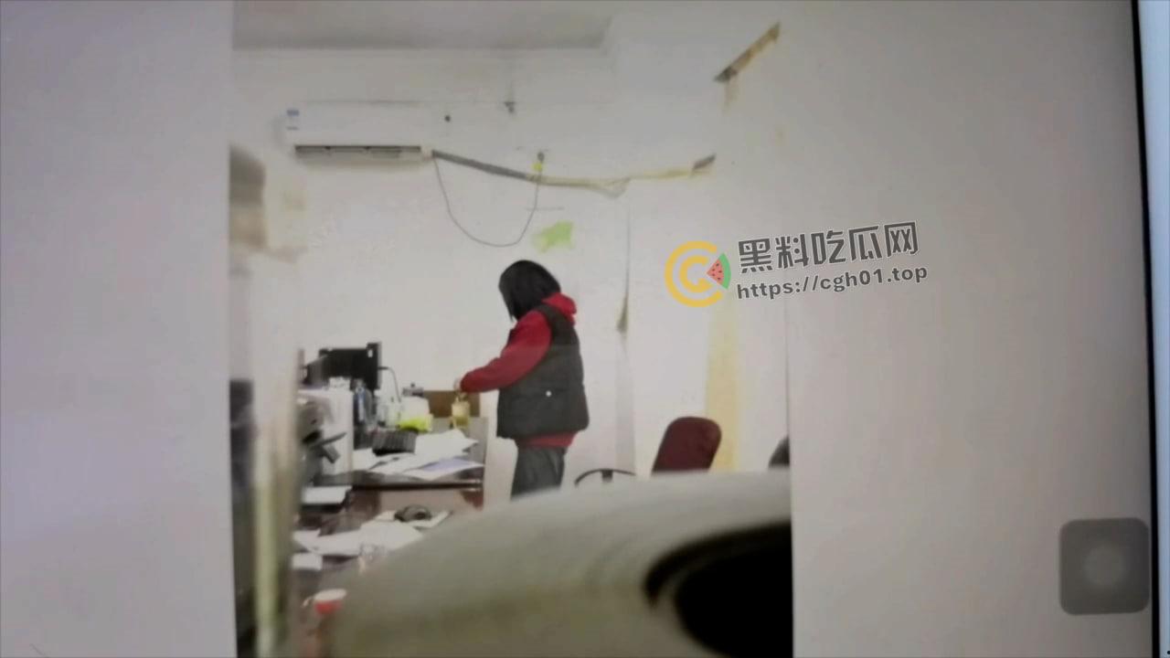 最毒妇人心！体制内毒妇担心同事怀孕加重自己工作 下毒谋害 实锤下毒监控视频流出-1