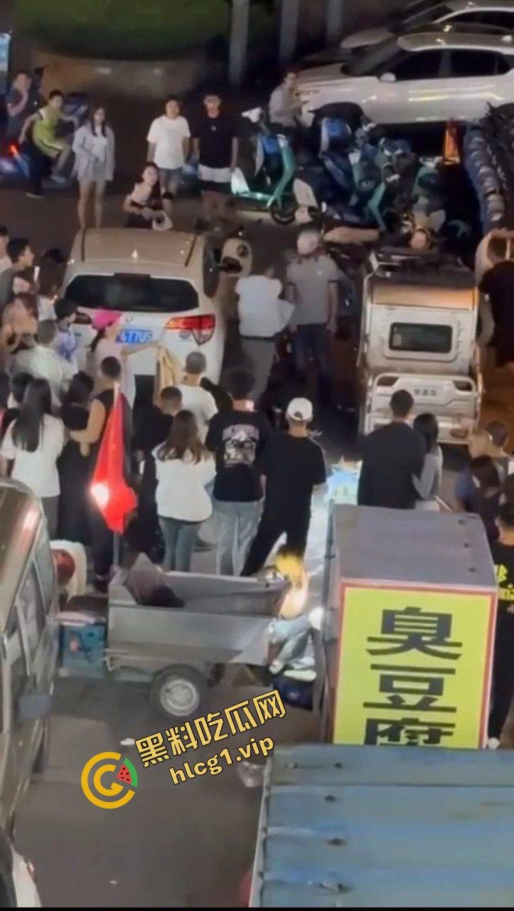 山东潍坊高密砍人事件!因夜市摊位起争执 一言不合一刀封喉!血腥慎点!-12