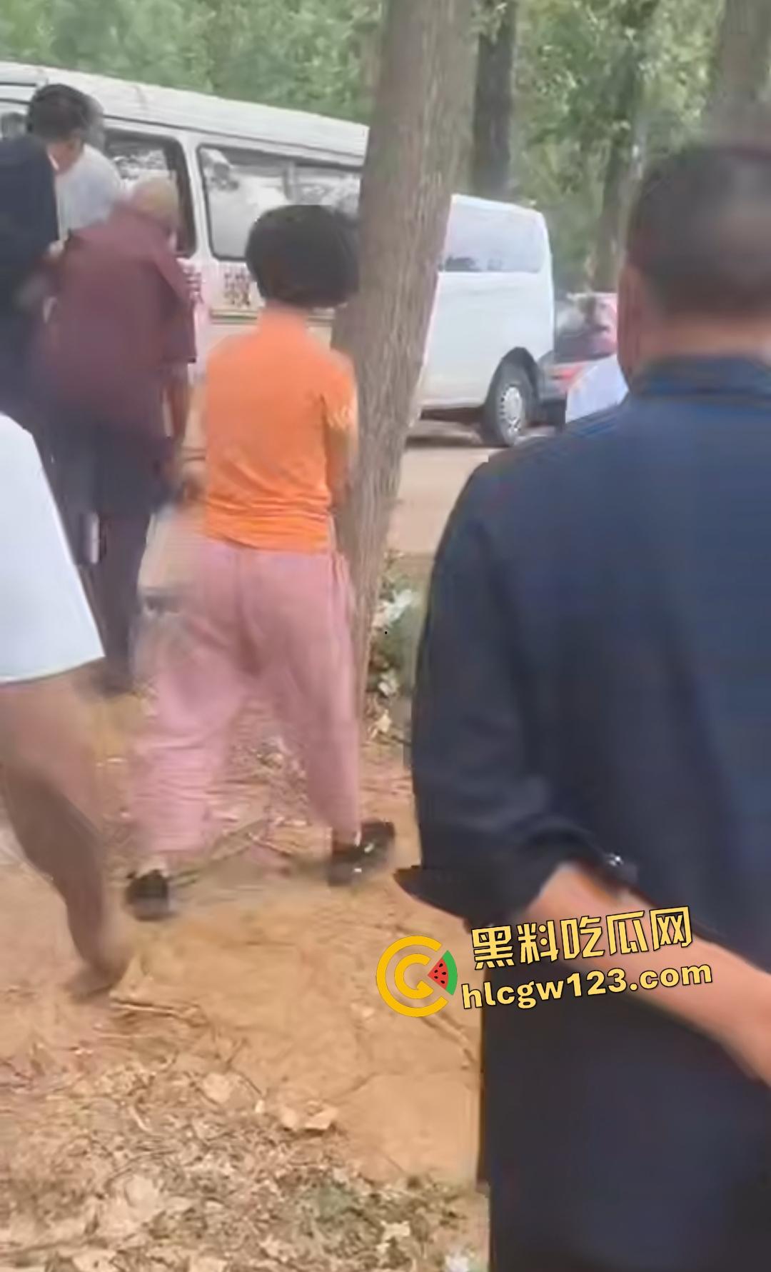 河南平顶山鲁山王大爷捡烟花炸头变黑鬼!右眼已瞎保不住,脑子里有骨头渣!-8