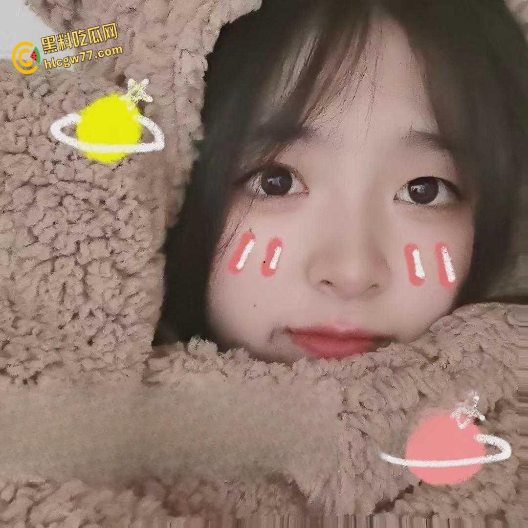 双飞学生妹爱足交不爱性交, 两清纯学生妹被大叔双飞足交玩弄, 浪费女性资源这种行为是可耻的 !-2