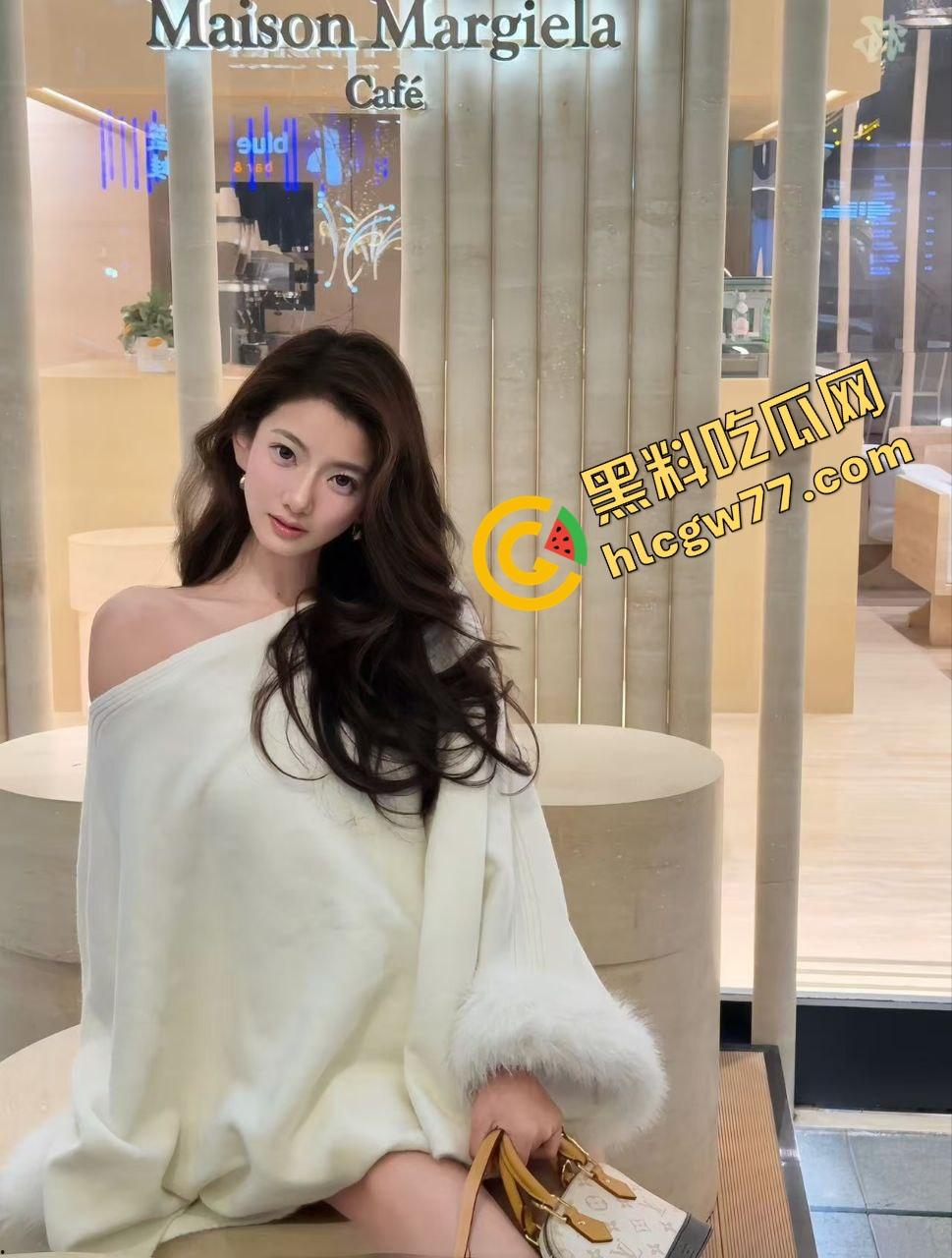 承德巨奶哺乳少妇放奶实录曝光！两颗大奶子胀得发亮，乳白喷涌不停，全程看得人鸡儿发胀想上手！-8