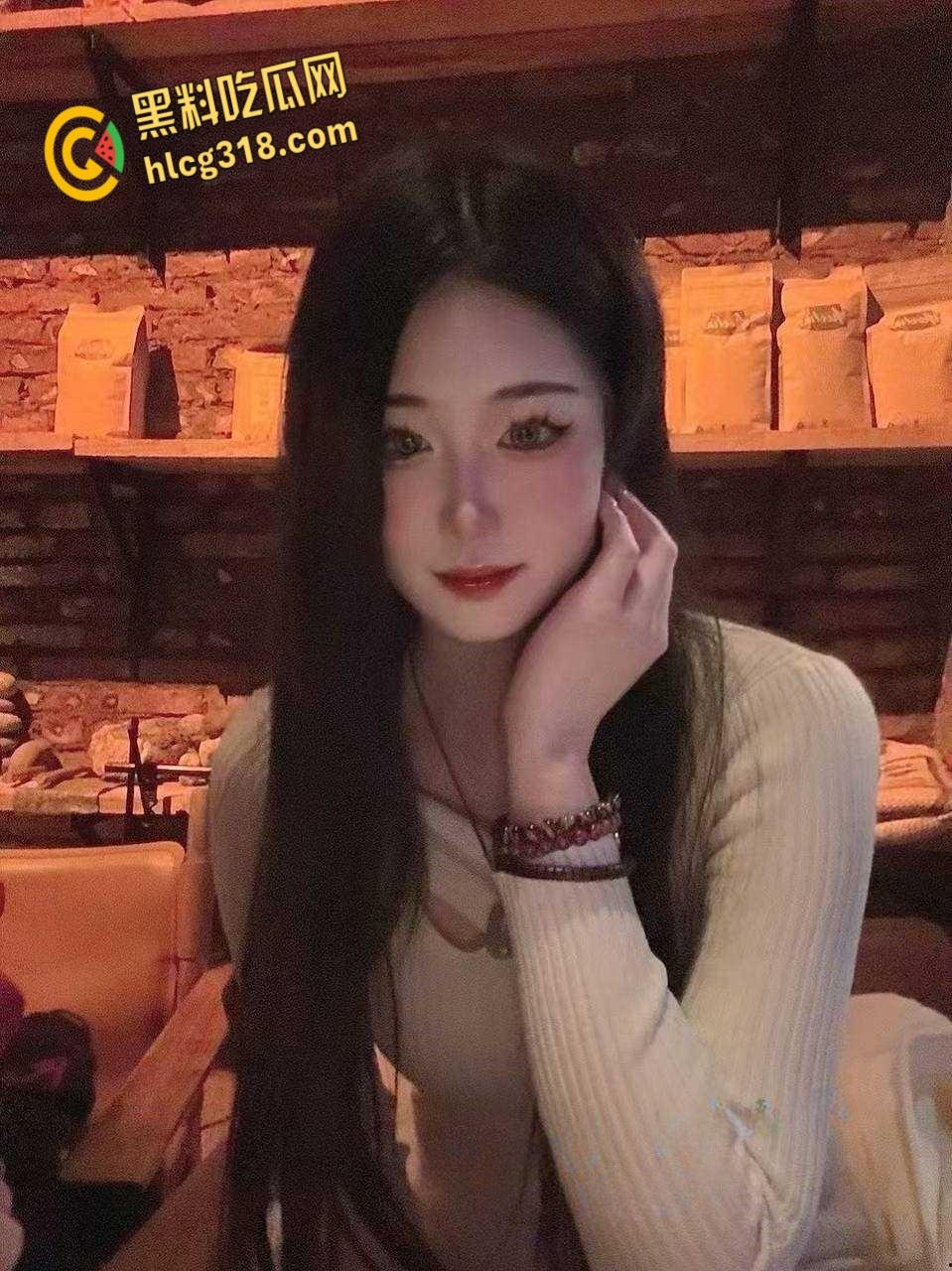 西藏大学甜美学生妹【李明真】,被男友曝光大量不雅照,天生母狗圣体反差十足!-3