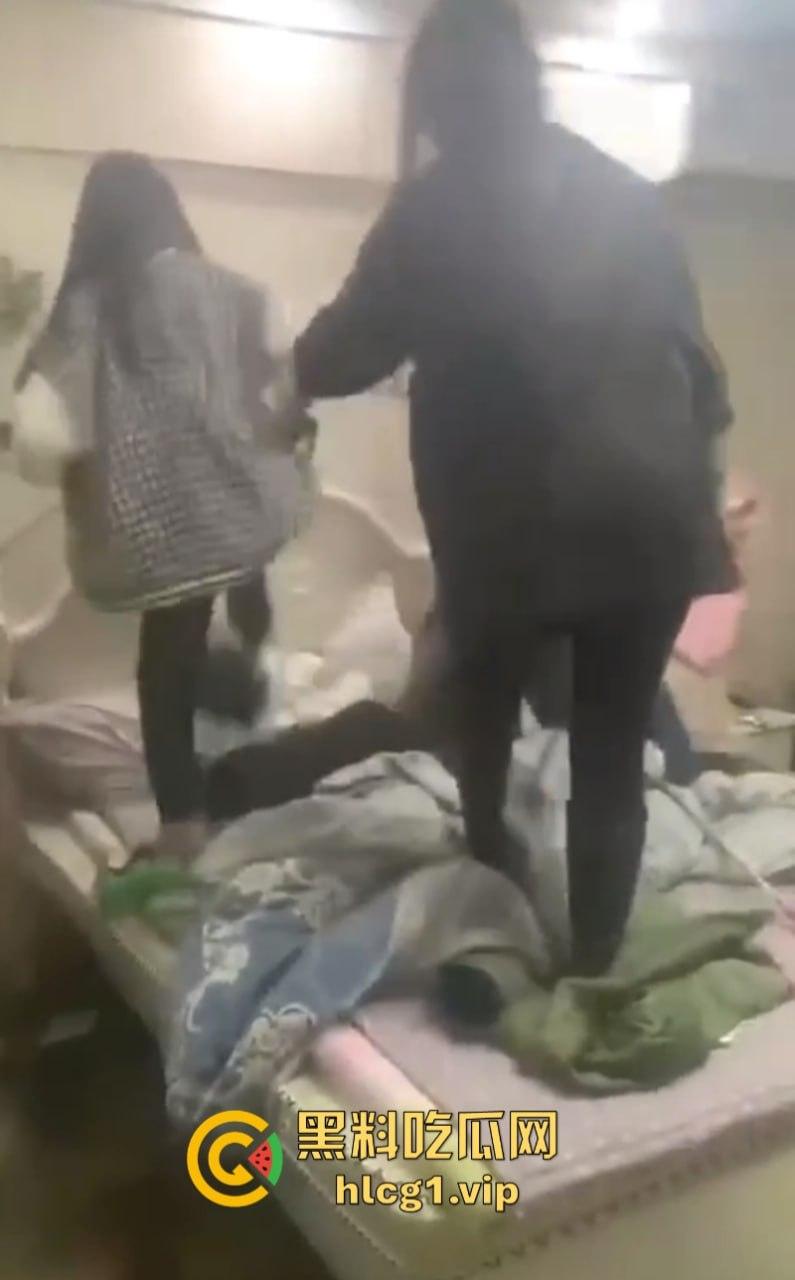 齐齐哈尔市甘南县16岁少女  【李鑫蕊】 遇围殴霸凌 用棍子打脸砸头 霸凌事件啥时候能停止啊！-6