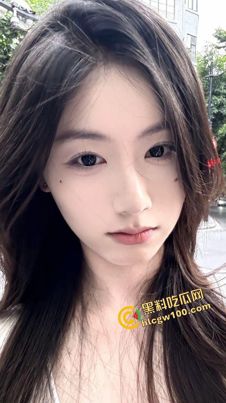 长沙职业学院反差女友粉逼肉便器『蒋雨婷』宿舍抠逼发骚 腰窝骚臀跪地让大哥后入!原创独家流出!-5