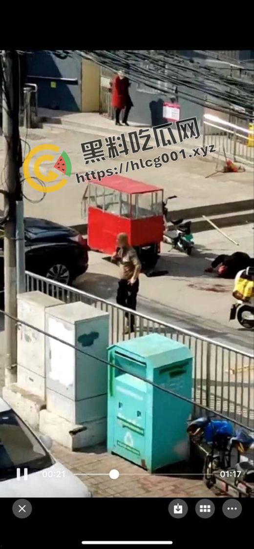 徐州鼓楼男子砍死三个人后当场自尽  对着自己脖子疯狂割 这是真的狠人 现场血腥画面流出-6