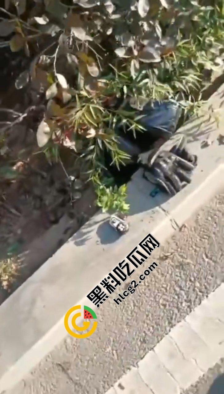 西夏万达摩托车祸 女骑士飙车撞上出租车 撞飞重摔在地 仙女脸被磨去一半 惨不忍睹-4