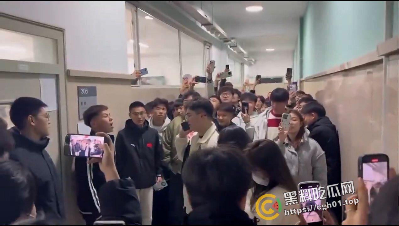长春健康职业学院大瓜!学生们集体抗议学生会长期霸凌 这是黑社会啊 符合对大专东北银的客观印象-1