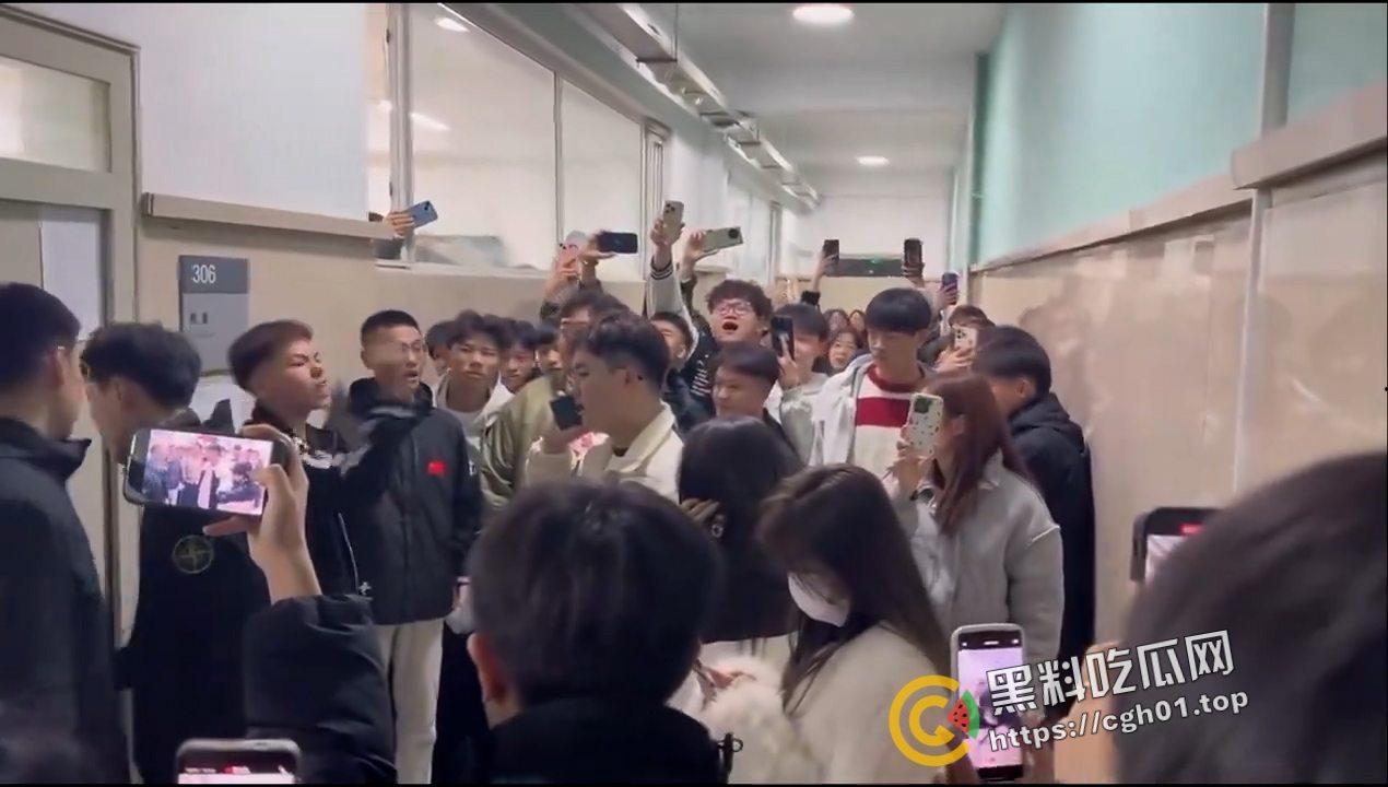 长春健康职业学院大瓜!学生们集体抗议学生会长期霸凌 这是黑社会啊 符合对大专东北银的客观印象-2