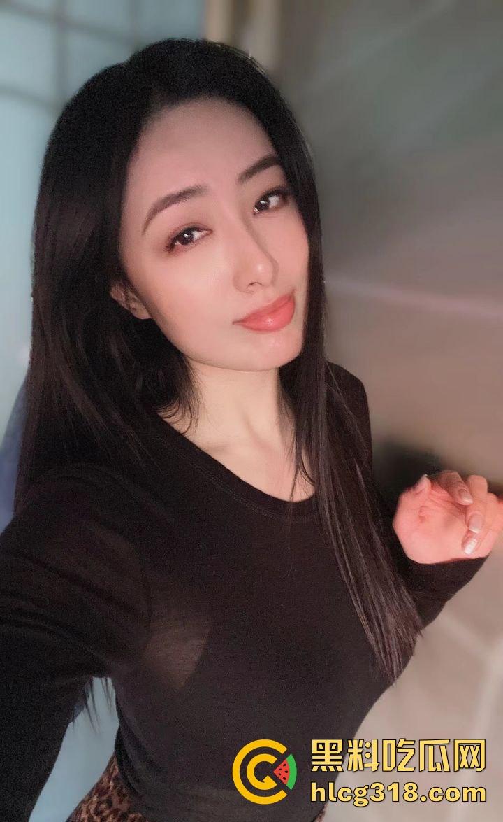 大爷宝刀未老开辟新赛道,虽然老屌略显疲态，但舌头风采依旧，埋头狂舔大妈老逼，淫水一泻千里！-1