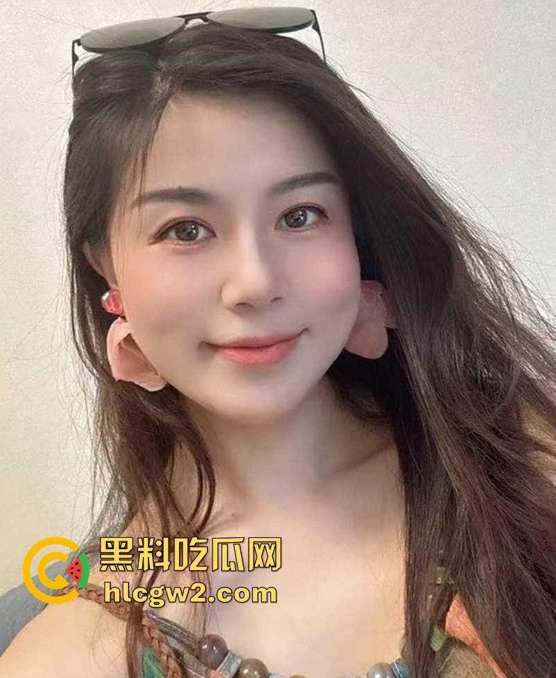 极品女友【谷婧瑶】清纯颜值下的淫荡秘密!自拍大放送 超大按摩棒狂插粉嫩蜜穴 身材火辣妖娆,性感撩人到爆!-1