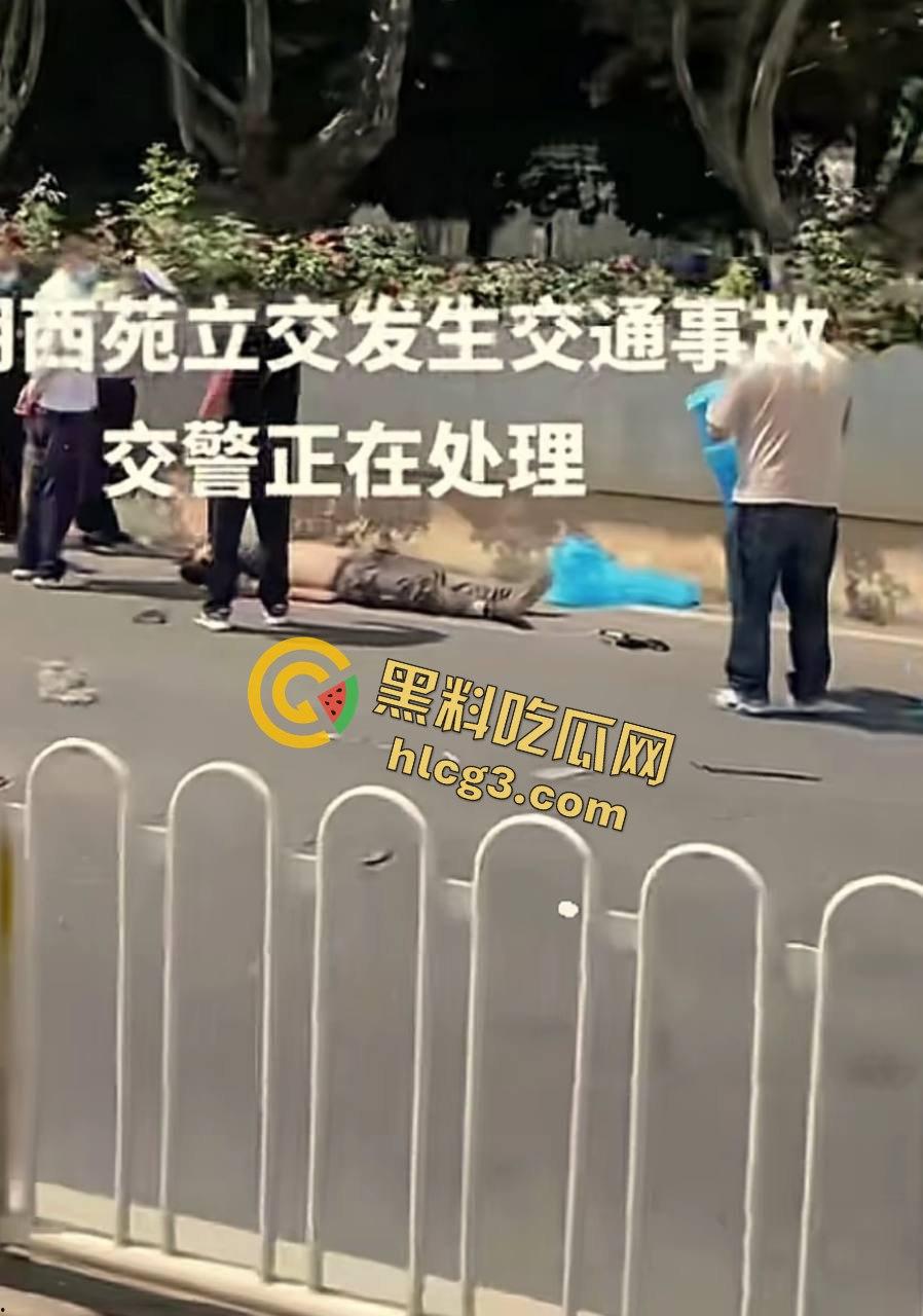 昆明西苑立交重大车祸!两车相撞一车被碾压 江铃汽车车主当场死亡-6