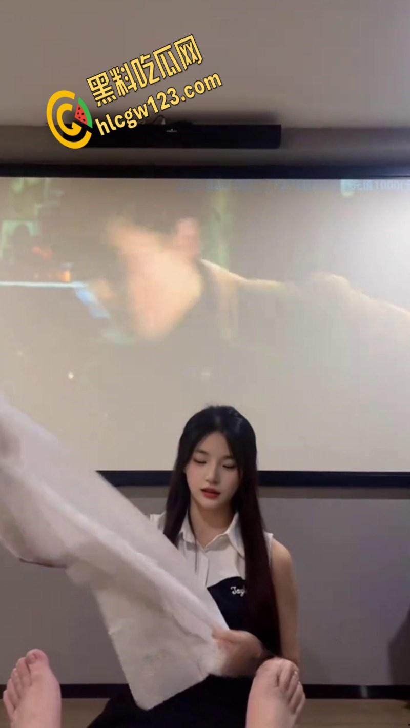 逸净城网红足疗店，一人扛起一家店的颜值，莞式服务体验帝王享受！-4