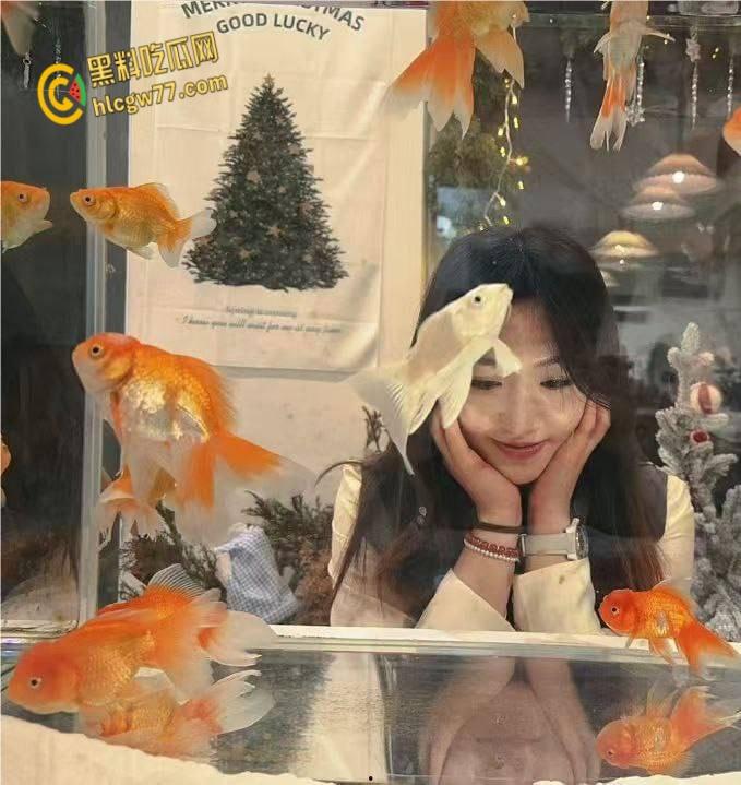 江苏【张馨茹】出轨丑闻 ，男友出差在家露料炮友 ，被怒曝蕾丝装乳交后入-2