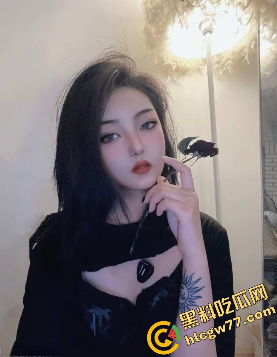 西安冰山女神『赵娜』外表清冷，床上喷白浆叫到破音，福利姬身份曝光，骚得会员脑溢血！-5