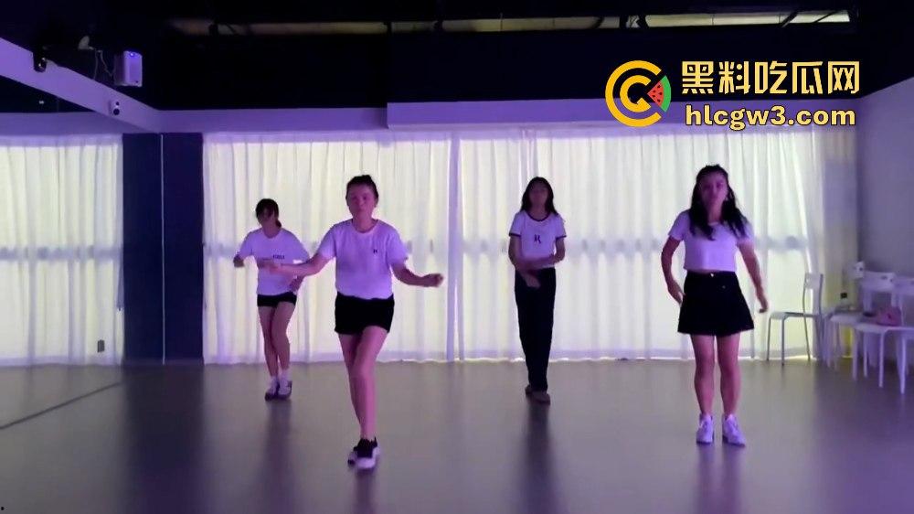 浙江宁波白富美网络征婚 结婚就送“30年未使用的全新处女膜”一个 婚前不让碰 婚后才能操-8