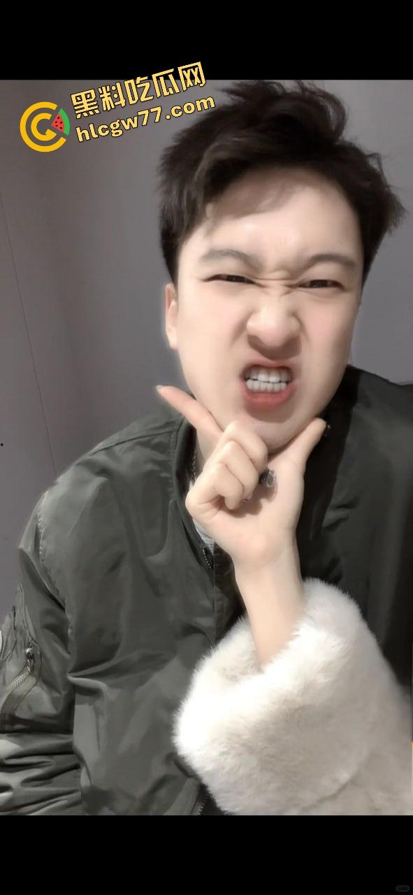 奇葩抓奸,精神小伙突袭撞见自己女友与野男人床上狂野激战,火辣现场淫靡不堪 不射根本舍不得停!-5