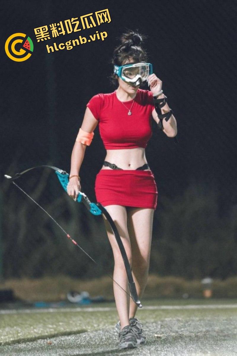 又见新“运动媛”引争议:明为射箭 实钓鱼?-5