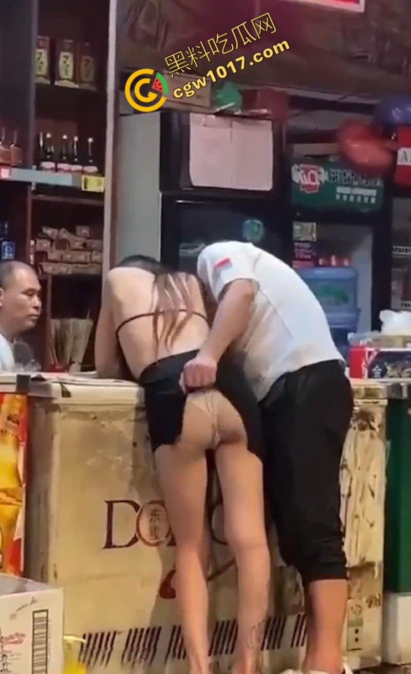 奇葩猎奇合集：街头激情表演，公共场合的裸艳乱操，惊悚刺激，让你目瞪口呆！热门吃瓜事件全曝光-7