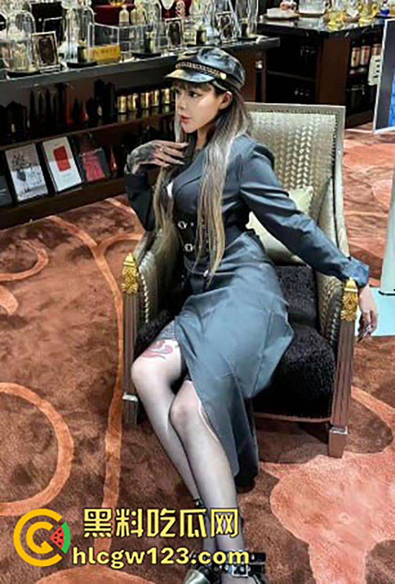 曝光天津吸毒女【王小雨】，极品身材长腿纹身妹，卖逼当M狗被夫妻玩弄，带着毒瘾还有性病！-4