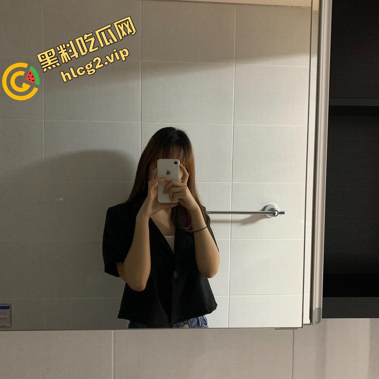 韩国妹纸网络调教曝光！主人命令她在厕所脱光做深蹲，现场自慰供其观看！-4