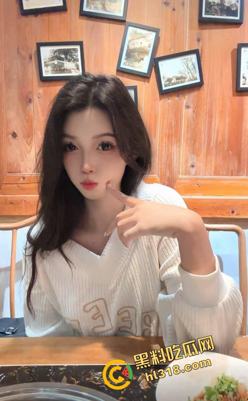 全新肾保健套餐曝光,全裸趴床任摸奶,揉奶撸屌一气呵成,花式服务直接把你榨干射完还想再来一发!-3