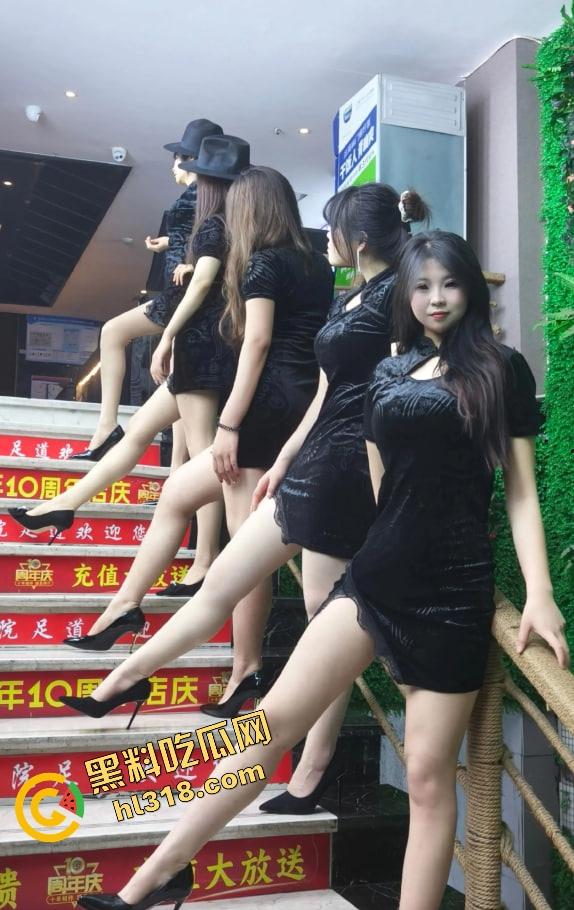 全新肾保健套餐曝光,全裸趴床任摸奶,揉奶撸屌一气呵成,花式服务直接把你榨干射完还想再来一发!-8