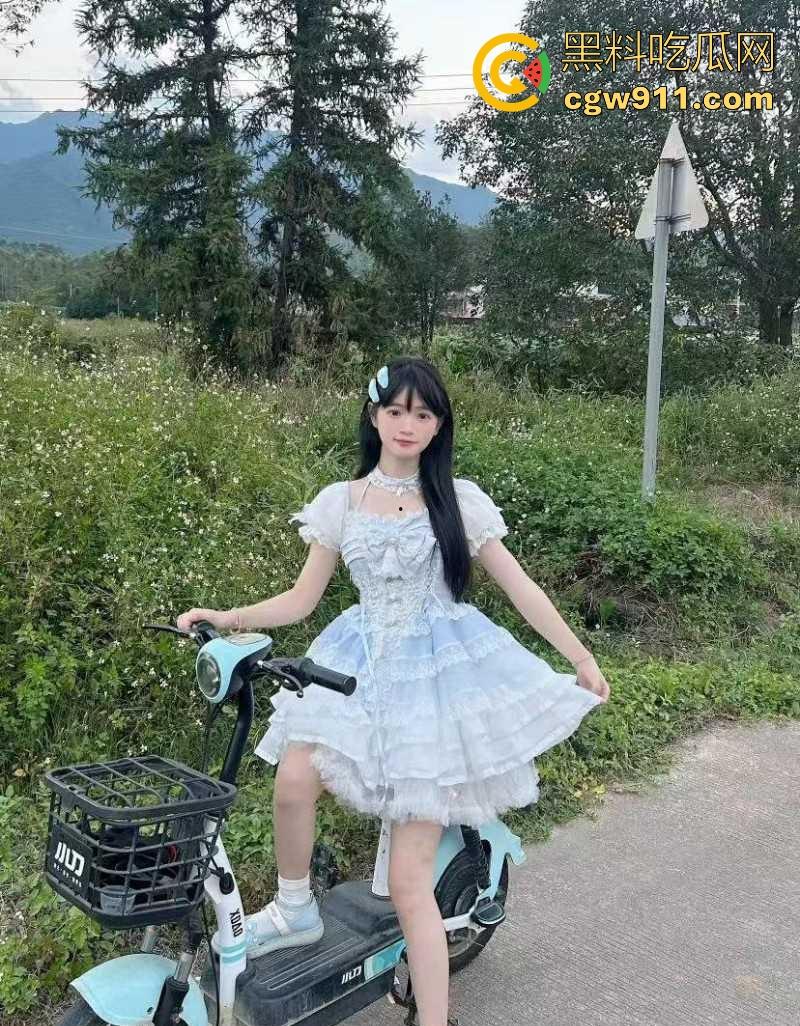 长春师范大学可爱女大【李亚媚】被富二代炮友玩腻后曝光，骑脸舔穴坐屌自慰，反差感冲破天际！-2