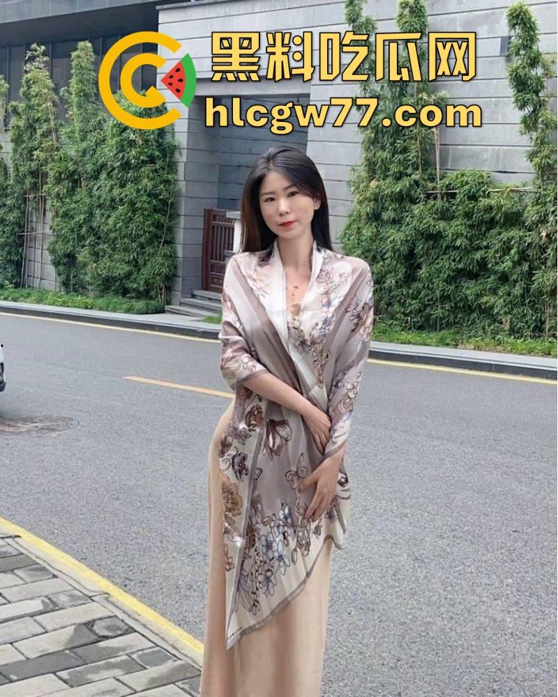 高校女校长勾引学生 私拍小视频被家长群曝光 被学生当母狗狠狠乱操 反差感直接拉满！-2