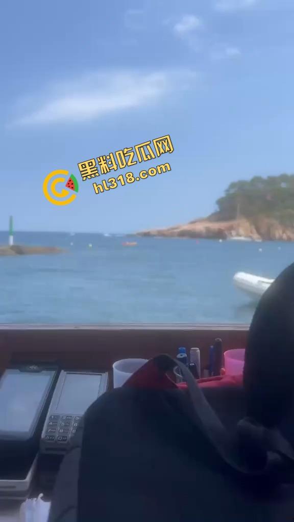 风雨交加浪涌如潮,在海中怒干鲍鱼,海风吹干精液,浪花上打在身上啪啪响,他说风雨中这点痛算什么!-8