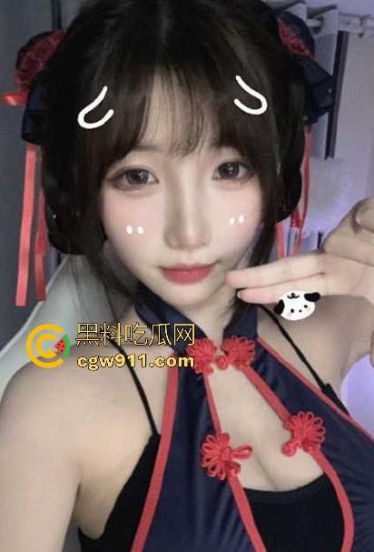 b站福利姬【一条小糖糖】玉体白皙美腿修长，颜值可爱甜美，却只发擦边素菜荤价，最新付费福利曝光！-2