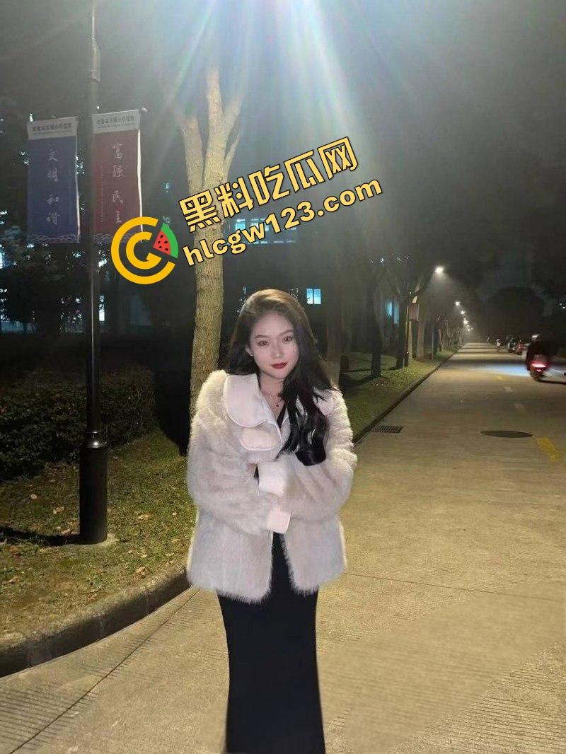 海角淫神『奶气草莓』春药放倒女儿班主任家访,高雅黑丝淫子发骚露真形,嫩洞狠泪操液淫汁狂!-1