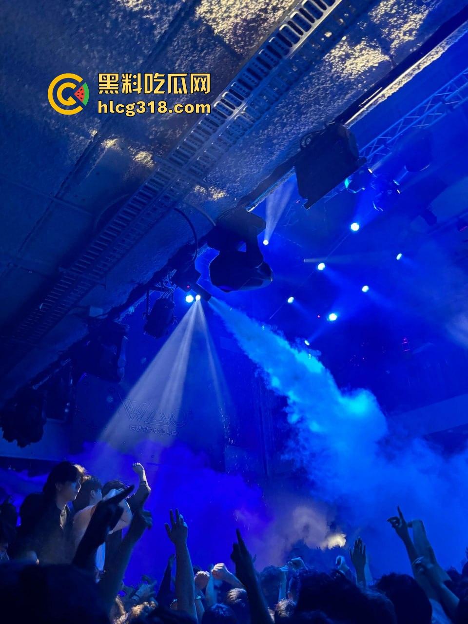 小酒一喝直接把女炮友操到不会走路了，平时不是不够吃嘛，这次狠狠的满足这小骚货！-1