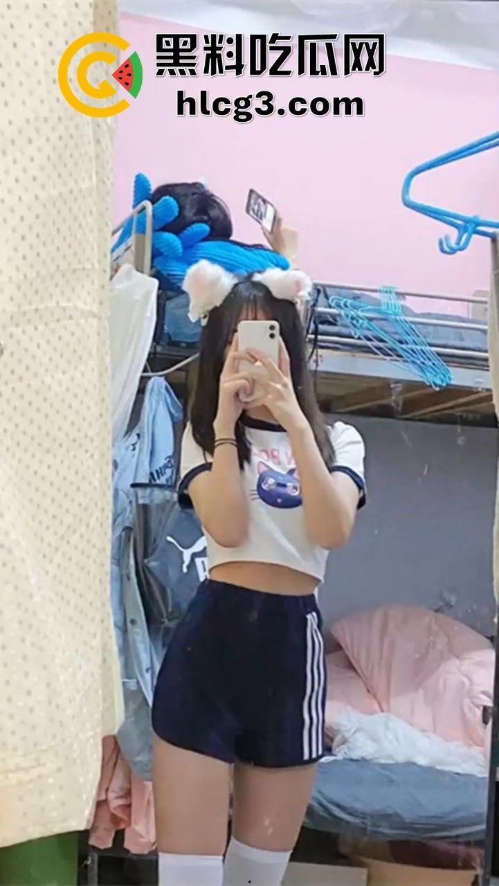 西南大学校花穆诗曼QQ裸聊泄密,性感水手服约炮内射视频曝光,直击她的淫荡一面!-4