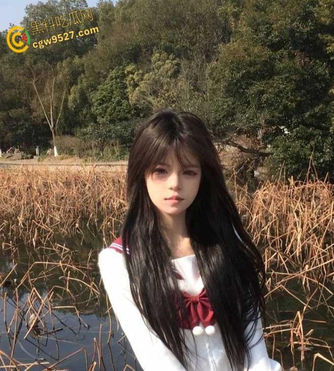 快手百万粉丝网红【一只晨】翻车现场，夜里带姐妹扇女孩子脸，还一边打一边笑，真是欠管教！-3