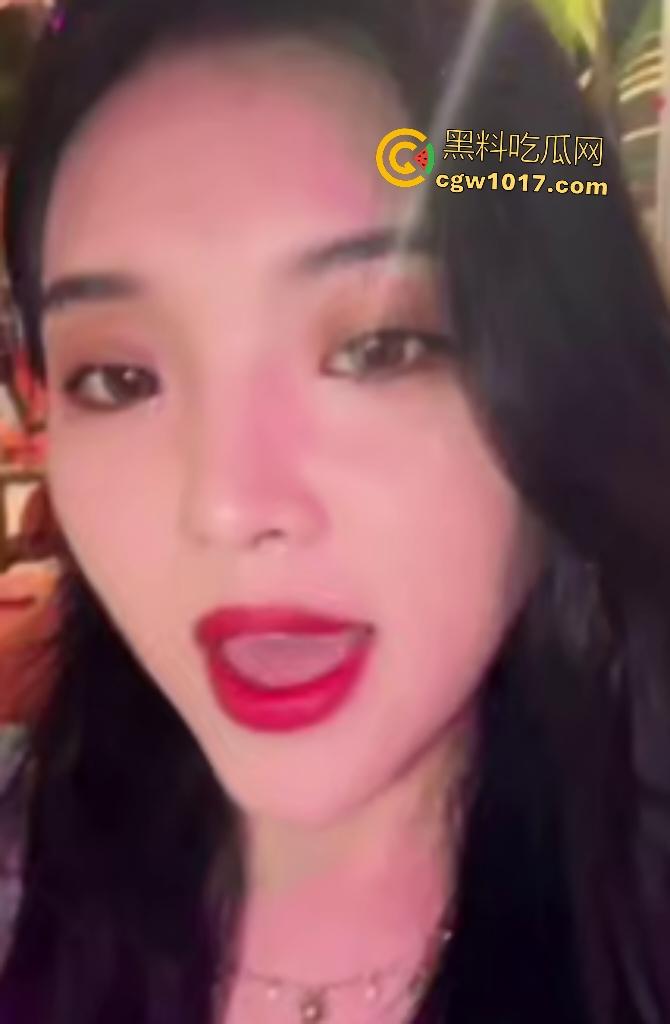 北京舞蹈学院女神【兰澜】，貌美如花反差婊，戴前男友眼罩给金主深喉口交，生活照甜美床上骚浪太反差了！-5