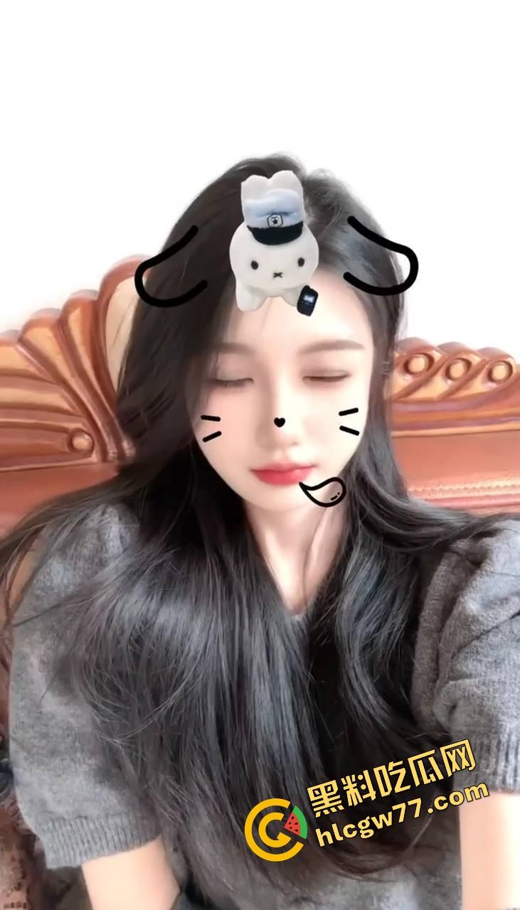 成都瑜伽老师白天教冥想,晚上解开腿自己送穴,骚妻身段像水蛇,老公轻度分享癖群里疯传!-1