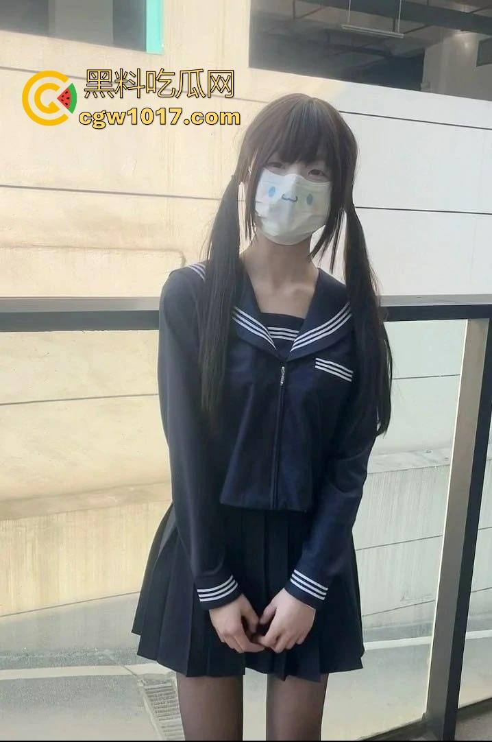 学生情侣学校储藏室偷吃禁果被偷拍,直接解开裤子让女的舔硬然后压倒抽插,淫荡小穴疯狂流水,是真的羡慕呀!-2