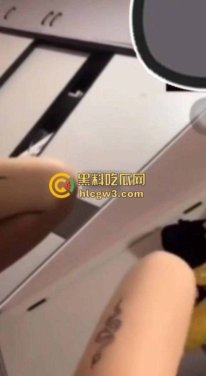 抖音主播【奈奈御子】被爆卖原味内裤和滋味视频 销号后换皮继续搞 背地里居然做这种事！-12