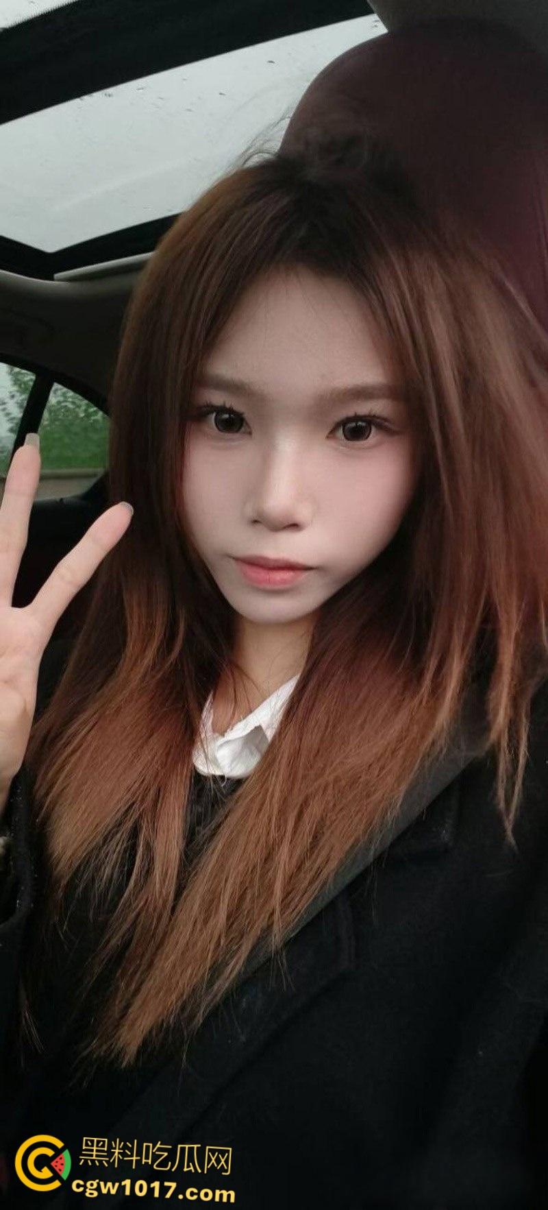 广州极品小骚货【黄沫莹】,JK短裙户外真空露出,露脸口交深喉舔屌,镜前疯狂打桩后入,嫩穴汁水横流!-3