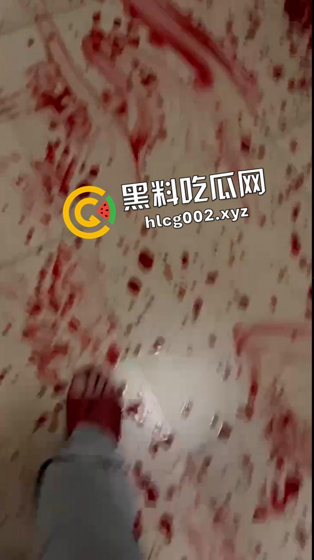 贵州黔南中等职业技术学院宿舍杀人 楼道血流成河 校方封锁消息 现场视频流出 血腥慎入-1