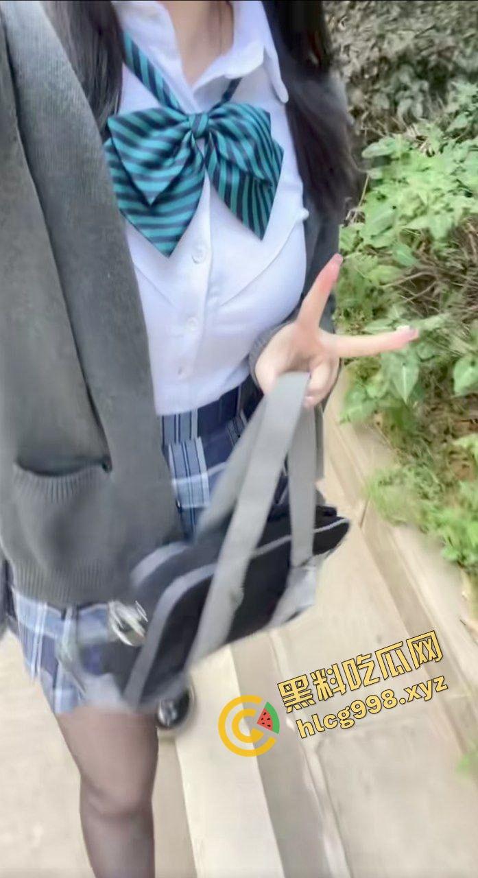 抖音JK女骚鸡『抱住璎珞』娇嫩玉体 线下约炮金主大哥 后入超级带感 独家流出！-2