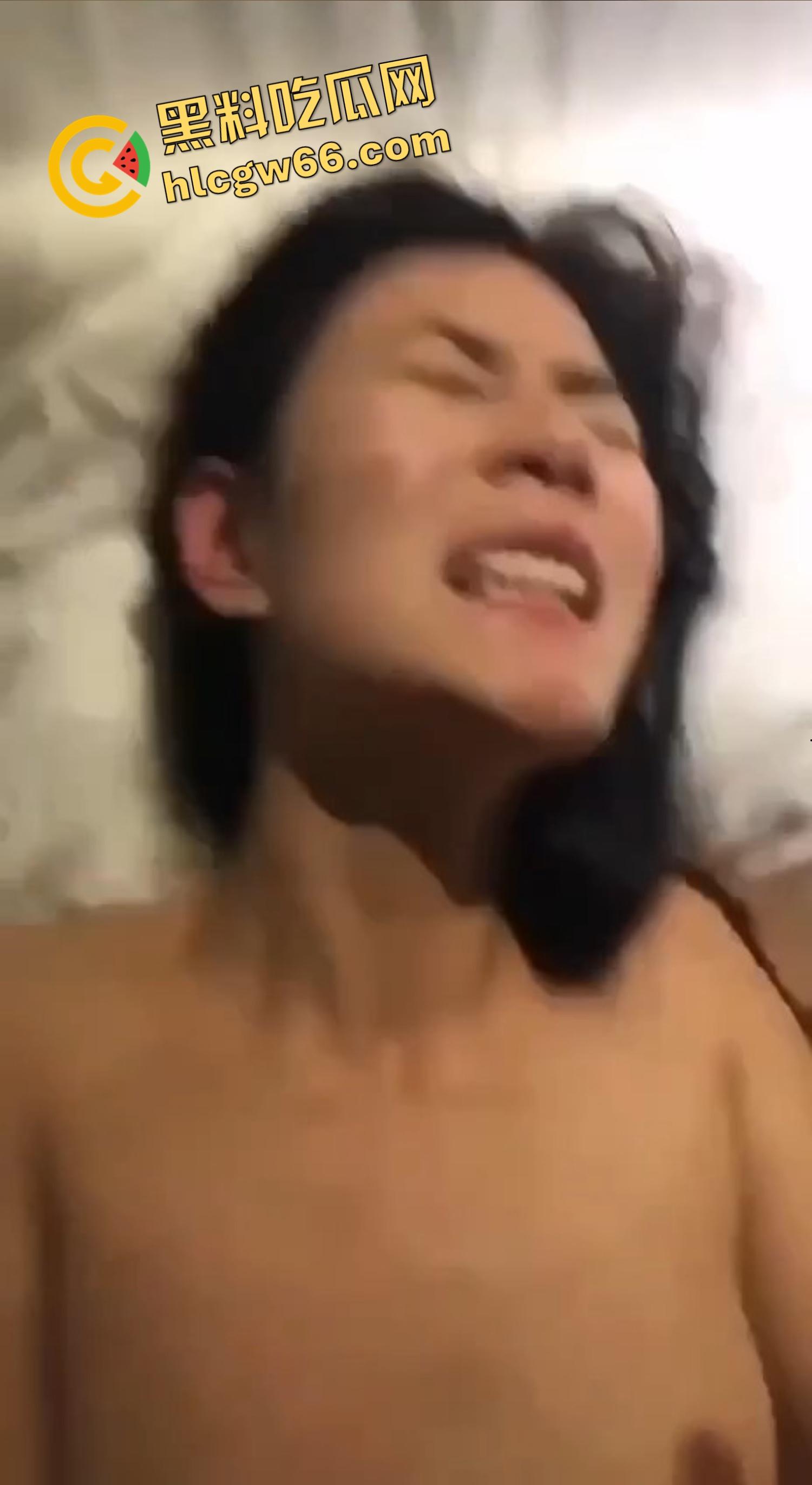 摄影师骗操极品学生妹,长腿翘臀嫩穴粉粉嫩,摆拍几组就主动分腿让操,果然学生最好骗!-9