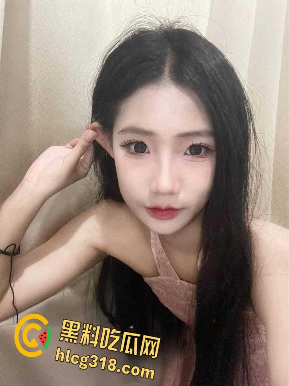 自驾游遇到的仙气小美女，搭讪还有点高冷，随便喝点酒就开始舌吻，主动口交无套女上，这也太反差了！-3