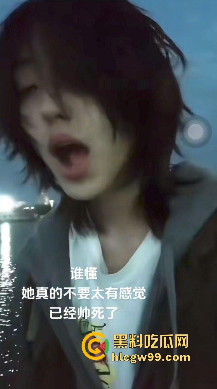 抖音英国留学生反差婊【哇塞】爱上洋屌大鸡巴淫荡女上骑乘，硅胶棒玩弄骚逼淫叫不停，惨遭泄密独家曝光！-4