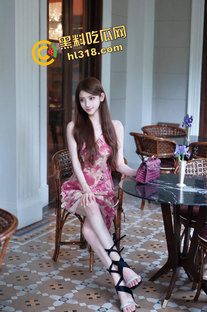 双穴充气扩张直接升华,嘴巴奶子逼全塞满,三个洞都被撑得鼓鼓的,充实到连呻吟都喊不出来!-1